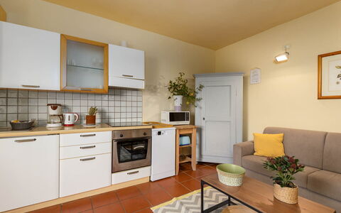 La Certaldina Stella Apartment: Meubles, Appareil De Cuisine, Principaux Appliance, Design Intérieur, Cuisine, Sol, Bois, Comptoir, Cabinetry, Sol