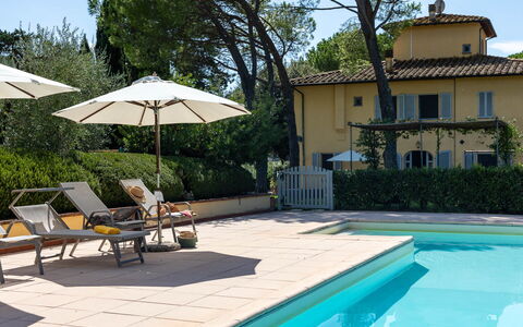 La Certaldina Sole Apartment: Piscine, Mobilier De Jardin, Recours, Ombre, Balancelle, Eco Hôtel, Hacienda, Villa, Biens, Jardin