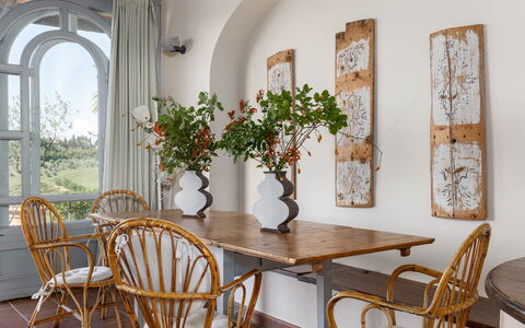 La Certaldina Sole Apartment: Meubles, Design Intérieur, Bois, Table, Chaise, Sol, Éclairage, Salle À Manger, Table Cuisine Et Salle A Manger, Sol
