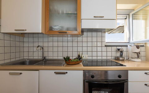 La Certaldina Sole Apartment: Cuisine, Comptoir, Appareil De Cuisine, Evier, Cabinetry, Principaux Appliance, Design Intérieur, Luminaire Plomberie, Évier, Robinet