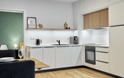 Lagom: Cuisine, Appareil De Cuisine, Design Intérieur, Meubles, Sol, Comptoir, Cabinetry, Principaux Appliance, Bois, Sol