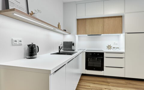 Lagom: Cuisine, Comptoir, Appareil De Cuisine, Cabinetry, Design Intérieur, Sol, Meubles, Bois, Principaux Appliance, Sol