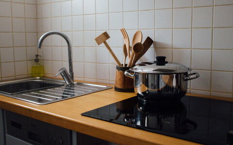 Marijana: Appareil De Cuisine, Cuisine, Cuisinière, Comptoir, Gaz Poele, Le Fourneau, Sol, Principaux Appliance