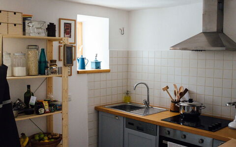 Marijana: Cuisine, Appareil De Cuisine, Design Intérieur, Principaux Appliance, Comptoir, Meubles, Sol, Pièce, Rayonnage, Cuisinière
