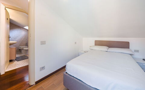 Casa Corallina: Design Intérieur, Sol, Sol, Bois, Lit, Chambre, Plafond, Meubles, Pièce, Éclairage