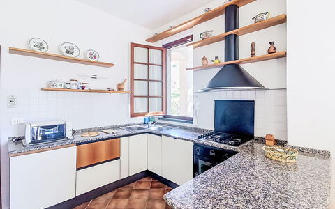 La Villa di Andrea: Cuisine, Sol, Design Intérieur, Comptoir, Sol, Domicile, Appareil De Cuisine, Cabinetry, Pièce, Principaux Appliance