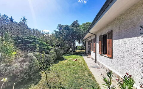 La Villa di Andrea: Arbuste, Maison, Domicile, Chalet, Jardin, Biens, Allée, Cour, Aménagement Paysager, Ferme