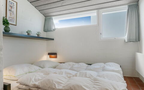 Alena - 50M from the Sea: Mur, Chambre, Design Intérieur, Lit, Plafond, Sol, Meubles, Sol, Drap De Lit, Literie