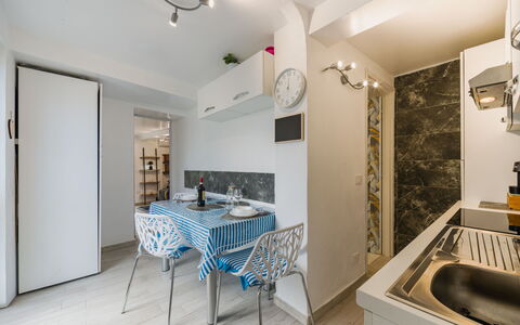 Dimora Little Dream: Design Intérieur, Sol, Sol, Meubles, Bois, Pièce, Plafond, Cuisine, Principaux Appliance, Comptoir