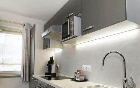 Auffach 609: Cuisine, Comptoir, Appareil De Cuisine, Cabinetry, Design Intérieur, Principaux Appliance, Luminaire Plomberie, Électroménager, Luminaire, Meubles