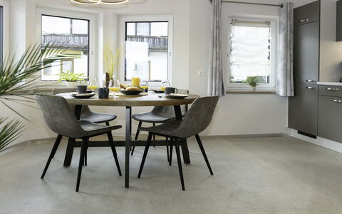 Auffach 609: Meubles, Design Intérieur, Sol, Chaise, Sol, Salle À Manger, Table, Luminaire, Bois, Table Cuisine Et Salle A Manger
