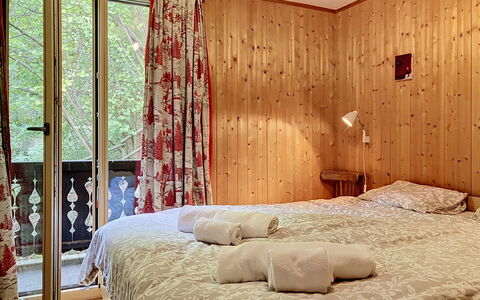 Chalet Scarbo: Chambre, Lit, Bois, Design Intérieur, Meubles, Drap De Lit, Sol, Literie, Sol, Pièce