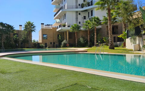 Residencial Áster: Zone Résidentielle, Domicile, Biens, Piscine, Pelouse, Hacienda, Aménagement Paysager, Recours, Villa