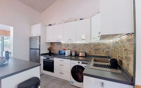 Mini Villa Mare Sole: Appareil De Cuisine, Cuisine, Comptoir, Principaux Appliance, Design Intérieur, Sol, Électroménager, Meubles, Plafond, Cabinetry