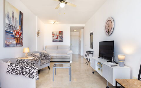 Balandros Sun: Meubles, Design Intérieur, Canapé, Sol, Sol, Salon, Plafond, Appartement, Domicile, Pièce
