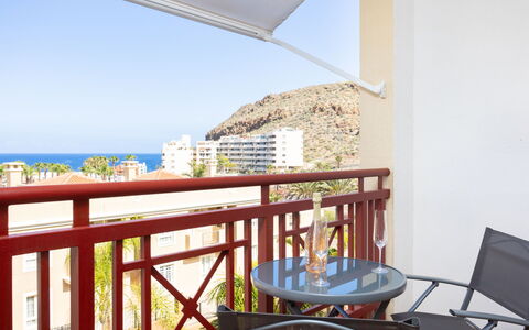 Balandros Sun: Meubles, Appartement, Design Intérieur, Plafond, Chaise, Salon, Balcon, Table Cuisine Et Salle A Manger, Tache De Bois