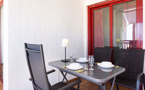 Balandros Sun: Meubles, Design Intérieur, Table, Table Cuisine Et Salle A Manger, Sol, Sol, Chaise, Salle À Manger, Plafond, Table Basse