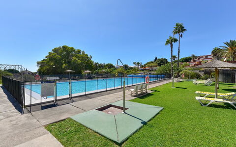 Red Rocks: Arbre, Piscine, Des Loisirs, Recours, Loisir, Ombre, Hôtel, Ville Resort, Centre De Loisirs