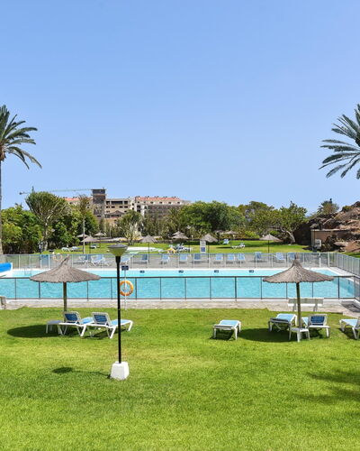 Red Rocks: Piscine, Recours, Ombre, Loisir, Biens, Hacienda, Hôtel, Mobilier De Jardin, Aménagement Paysager