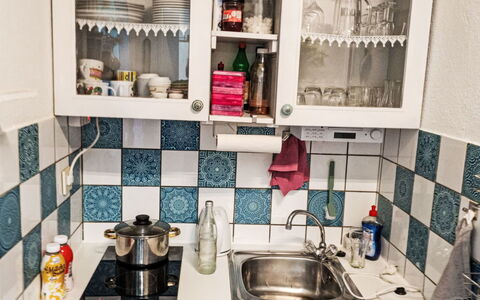 Stephi: Appareil De Cuisine, Cuisine, Principaux Appliance, Comptoir, Cabinetry, Petit Appareil, Électroménager, Evier, Pièce, Cuisinière