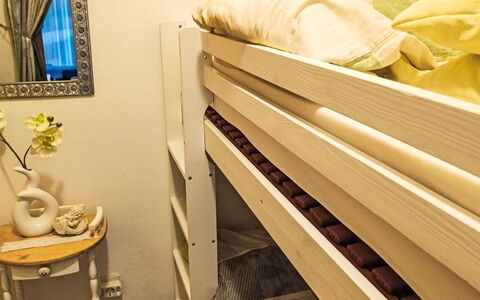Stephi: Design Intérieur, Bois, Chambre, Sol, Sol, Meubles, Lit, Pièce, Drap De Lit, Linge
