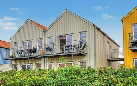 Leefke - 200M from the Sea: Façade, Biens, Siding, Cour, Balcon, Villa, Cour, Eco Hôtel