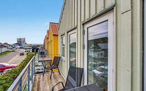 Leefke - 200M from the Sea: Siding, Passerelle, Balcon