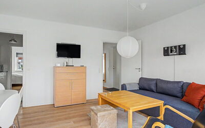 Leefke - 200M from the Sea