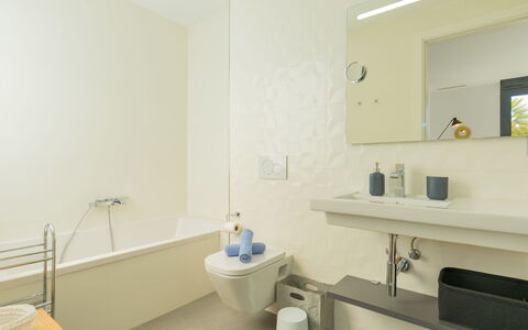 Azure: Salle De Bains, Lavabo, Design Intérieur, Luminaire Plomberie, Sol, Mur, Évier, Sol, Armoire De Toilette, Robinet