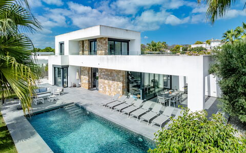 Azure: Recours, Piscine, Villa, Eco Hôtel, Tropiques, Ville Resort, Hôtel, Manoir