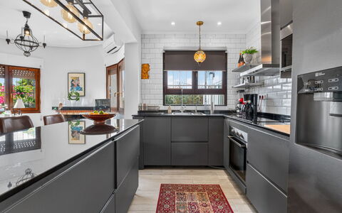 Quesada: Cuisine, Appareil De Cuisine, Comptoir, Cabinetry, Meubles, Design Intérieur, Principaux Appliance, Cuisinière, Électroménager, Sol