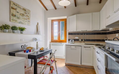 Il Melograno Apartament: Cuisine, Meubles, Design Intérieur, Appareil De Cuisine, Comptoir, Sol, Principaux Appliance, Bois, Cabinetry, Domicile