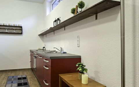 Bergzeit-Stoder: Sol, Design Intérieur, Sol, Plafond, Comptoir, Meubles, Cuisine, Cabinetry, Pièce, Luminaire Plomberie