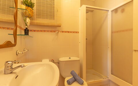 La Naranja: Lavabo, Design Intérieur, Luminaire Plomberie, Mur, Sol, Sol, Bois, Évier, Salle De Bains, Pièce