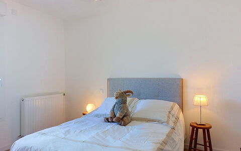 Alp'In: Lit, Meubles, Literie, Design Intérieur, Chambre, Drap De Lit, Mur, Sol, Sol, Bois