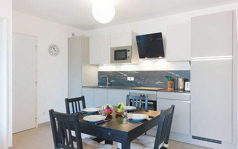Alp'In: Meubles, Cuisine, Design Intérieur, Appareil De Cuisine, Comptoir, Sol, Principaux Appliance, Bois, Plafond, Sol