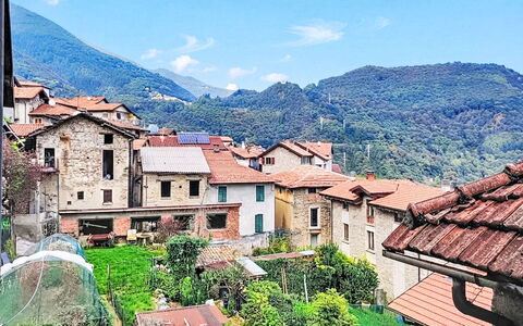 La Collina: Montagnes Relief, Maison, Colline, Montagne, Zone Résidentielle, Quartier, Ville, Paysage, Architecture, Zone Rurale