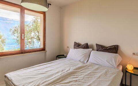 Casa Panoramica: Lit, Chambre, Mur, Design Intérieur, Drap De Lit, Literie, Bois, Meubles, Sol, Pièce