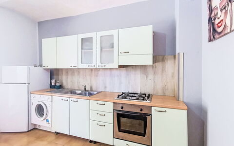 Le Fonti Terrazza: Principaux Appliance, Bois, Sol, Cuisine, Appareil De Cuisine, Sol, Design Intérieur, Cabinetry, Meubles, Pièce