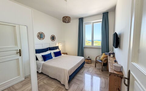 A Casa di Ara: Bois, Meubles, Sol, Sol, Appartement, Domicile, Chambre, Parquet, Lit, Cadre De Lit