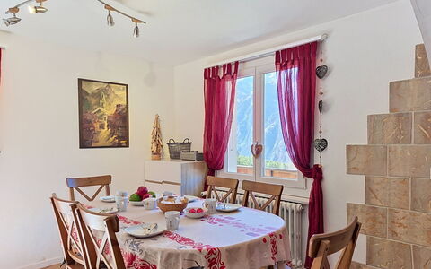 Grächen 54: Meubles, Design Intérieur, Sol, Plafond, Sol, Chaise, Pièce, Éclairage, Table, Table Cuisine Et Salle A Manger