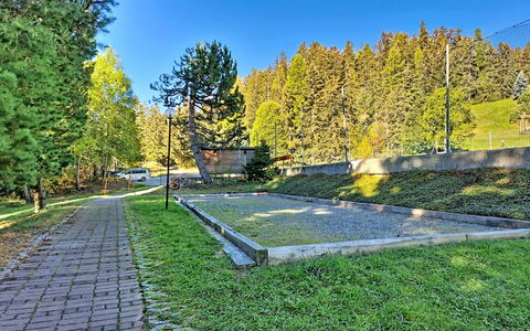 Crans-Montana 480: Jardin, Passerelle, Mélèze, Aménagement Paysager, Parc, À Feuilles Persistantes, Pelouse, Jardin Botanique, Famille Pine