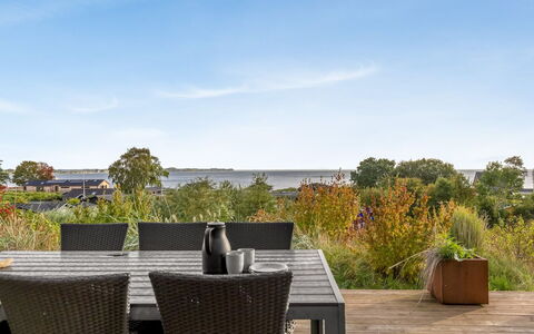 Gerwendil - 220M from the Sea: Meubles, Design Intérieur, Sol, Plafond, Sol, Chaise, Pièce, Éclairage, Table, Table Cuisine Et Salle A Manger