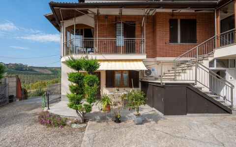 Nada: Zone Résidentielle, Domicile, Maison, Architecture, Toit, Balcon, Porte, Escaliers, Porche, Balustrade