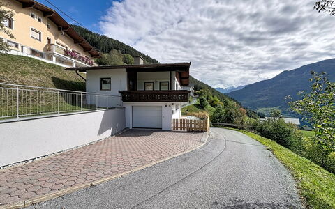 Gästehaus Kurz: Sol, Chambre, Literie, Lit, Cadre De Lit, Linge, Drap De Lit, Dur, Matelas, Parquet