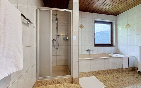 Gästehaus Kurz: Sol, Chambre, Literie, Lit, Cadre De Lit, Linge, Drap De Lit, Dur, Matelas, Parquet