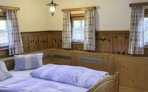 Schwaighof: Sol, Chambre, Literie, Lit, Cadre De Lit, Linge, Drap De Lit, Dur, Matelas, Parquet