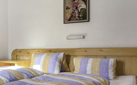 Schwaighof: Sol, Chambre, Literie, Lit, Cadre De Lit, Linge, Drap De Lit, Dur, Matelas, Parquet
