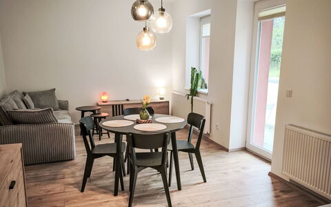 Aneta: Sol, Chambre, Literie, Lit, Cadre De Lit, Linge, Drap De Lit, Dur, Matelas, Parquet