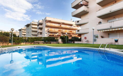 Montserrada: Sol, Chambre, Literie, Lit, Cadre De Lit, Linge, Drap De Lit, Dur, Matelas, Parquet
